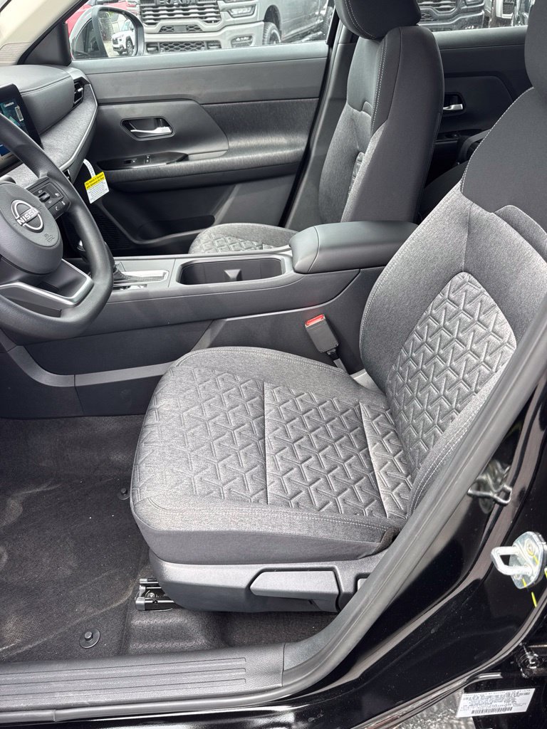 New 2026 Nissan Kicks SV w/ Cold Weather Package AWD/4WD image 9