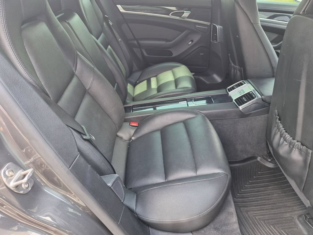 Used 2015 Porsche Panamera 4 AWD/4WD image 28