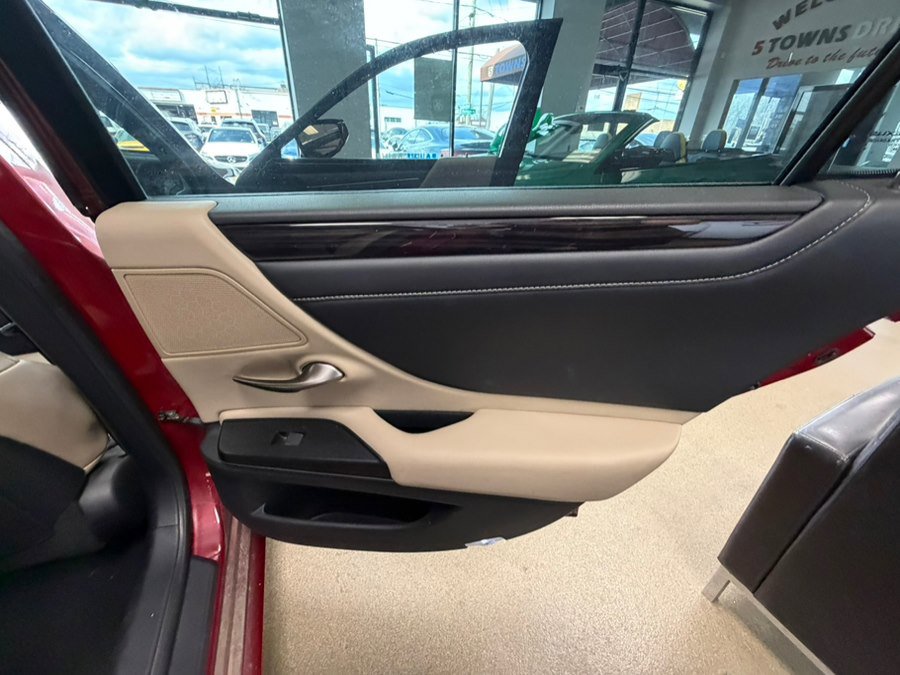 Used 2020 Lexus ES 350 w/ Premium Package image 34