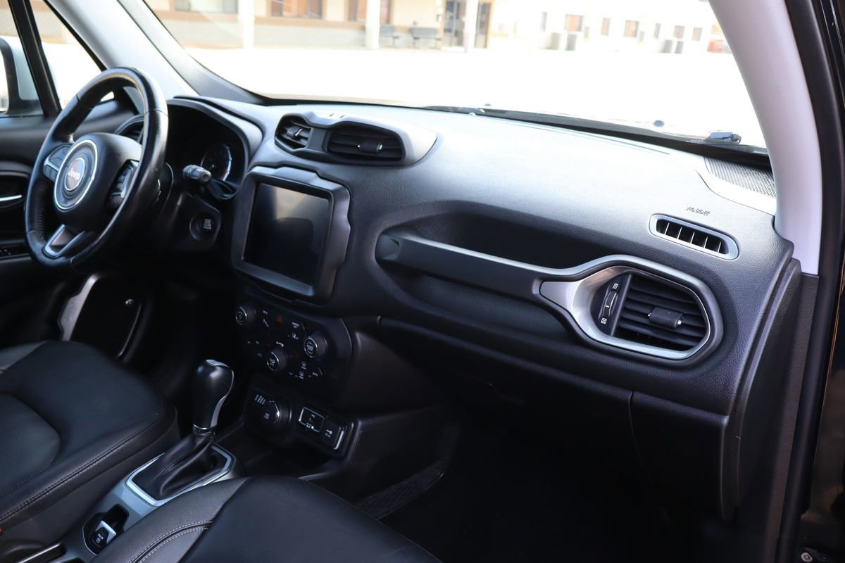 Used 2018 Jeep Renegade Limited w/ UConnect 8.4 Nav Group AWD/4WD image 17