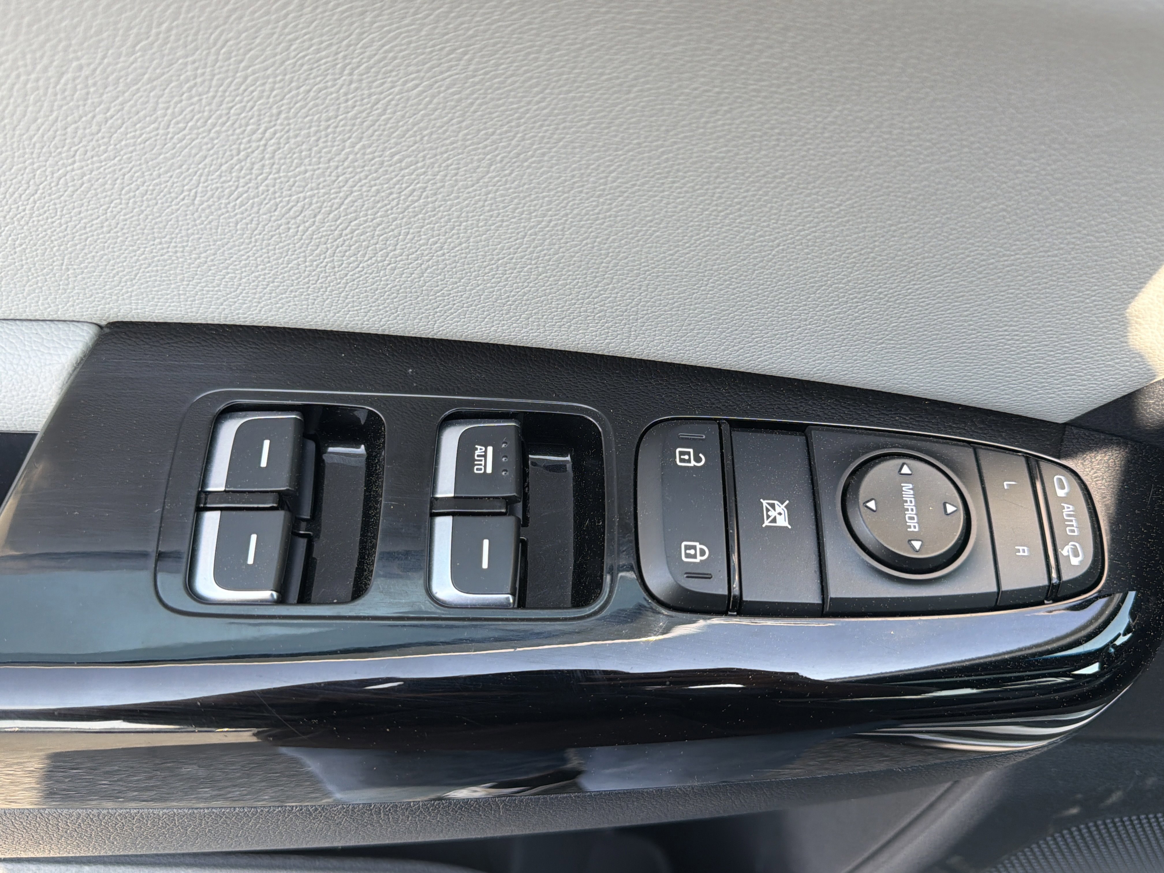 Used 2017 Kia Sportage SX image 29