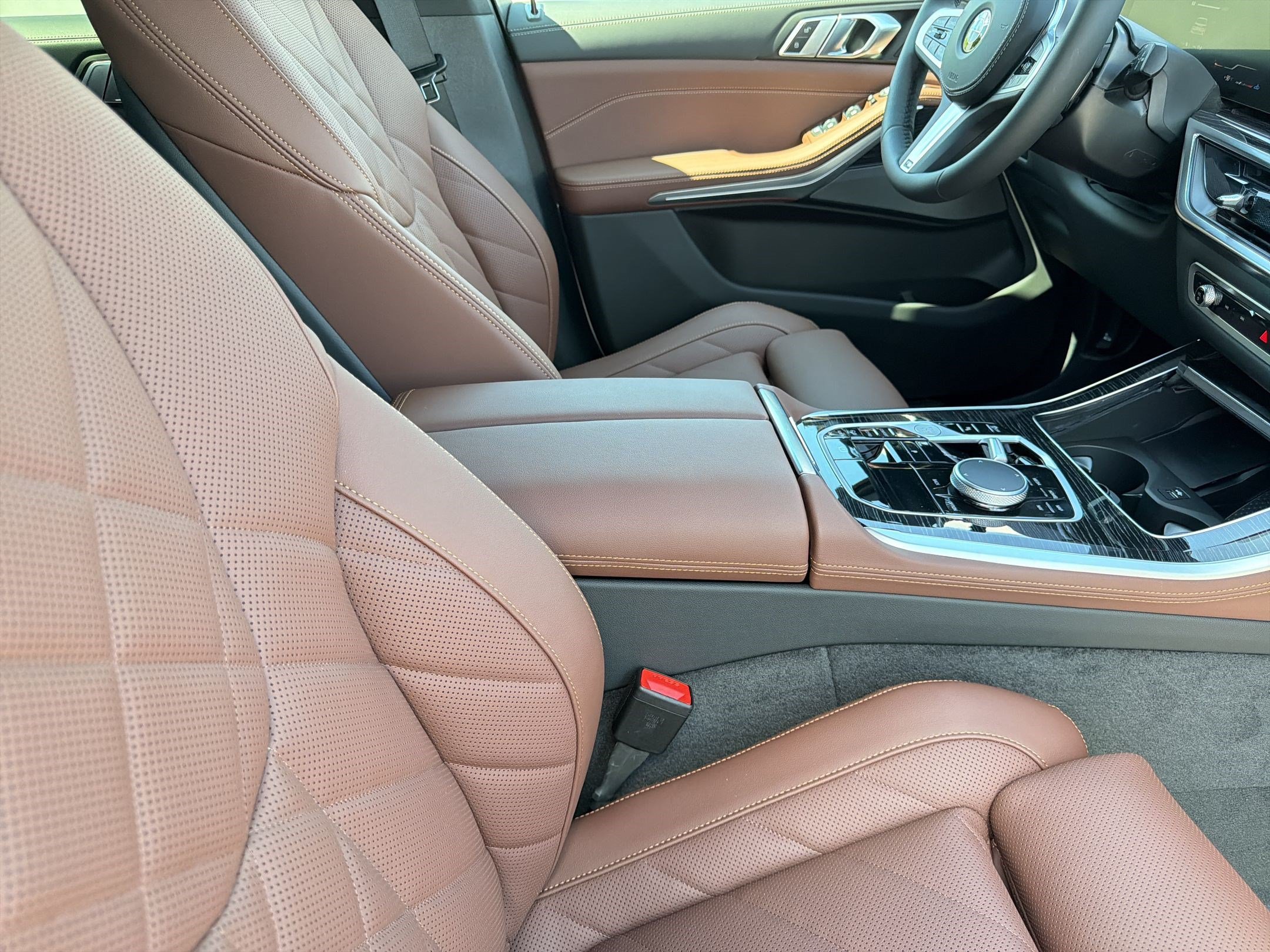 New 2026 BMW X5 xDrive40i w/ M Sport Package AWD/4WD image 23