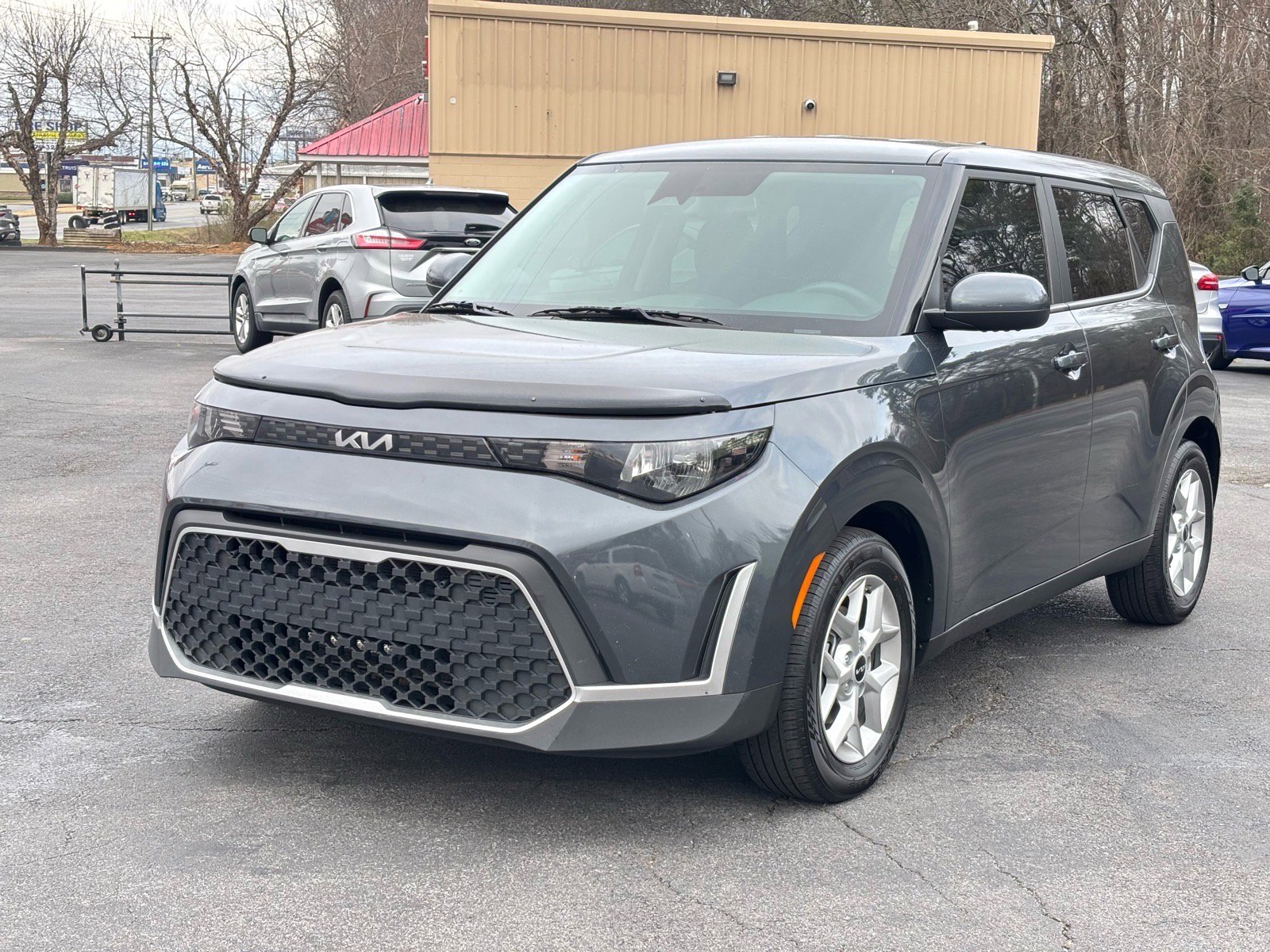 Used 2023 Kia Soul S FWD image 2