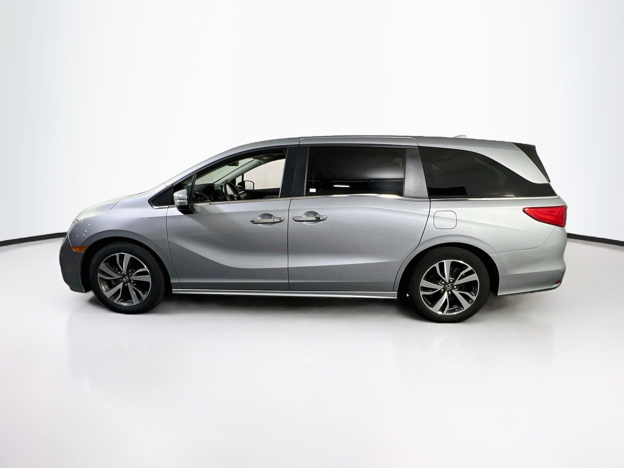 Used 2023 Honda Odyssey Touring image 8