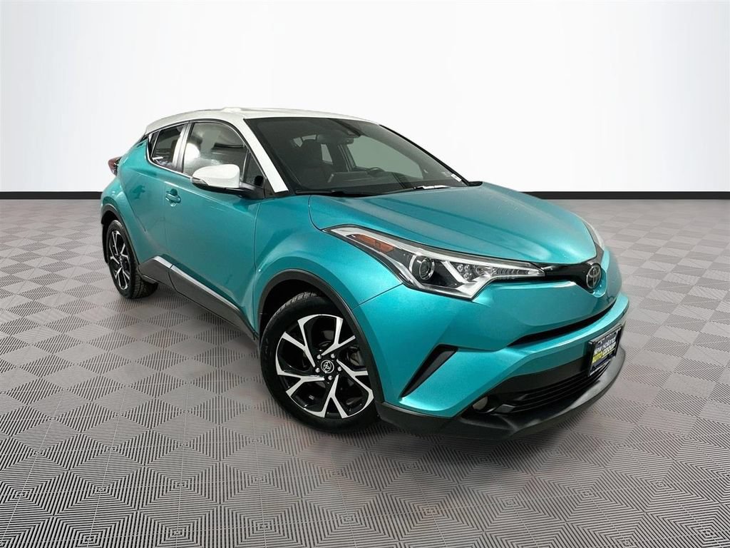 Used 2018 Toyota C-HR XLE FWD image 1