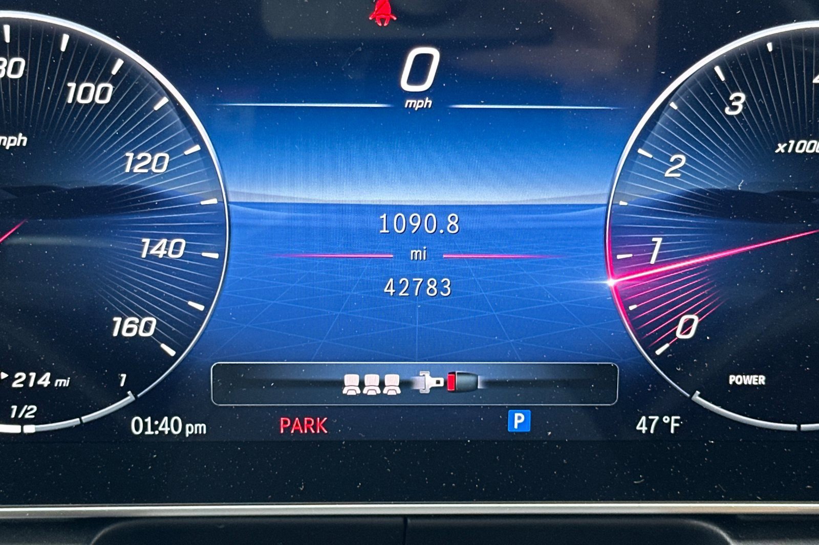 Used 2024 Mercedes-Benz GLC 300 w/ Winter Package image 26