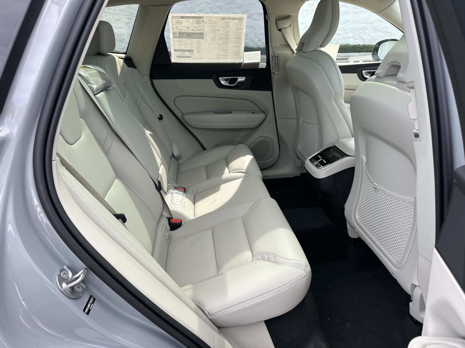 New 2026 Volvo XC60 B5 Ultra w/ Climate Package AWD/4WD image 19