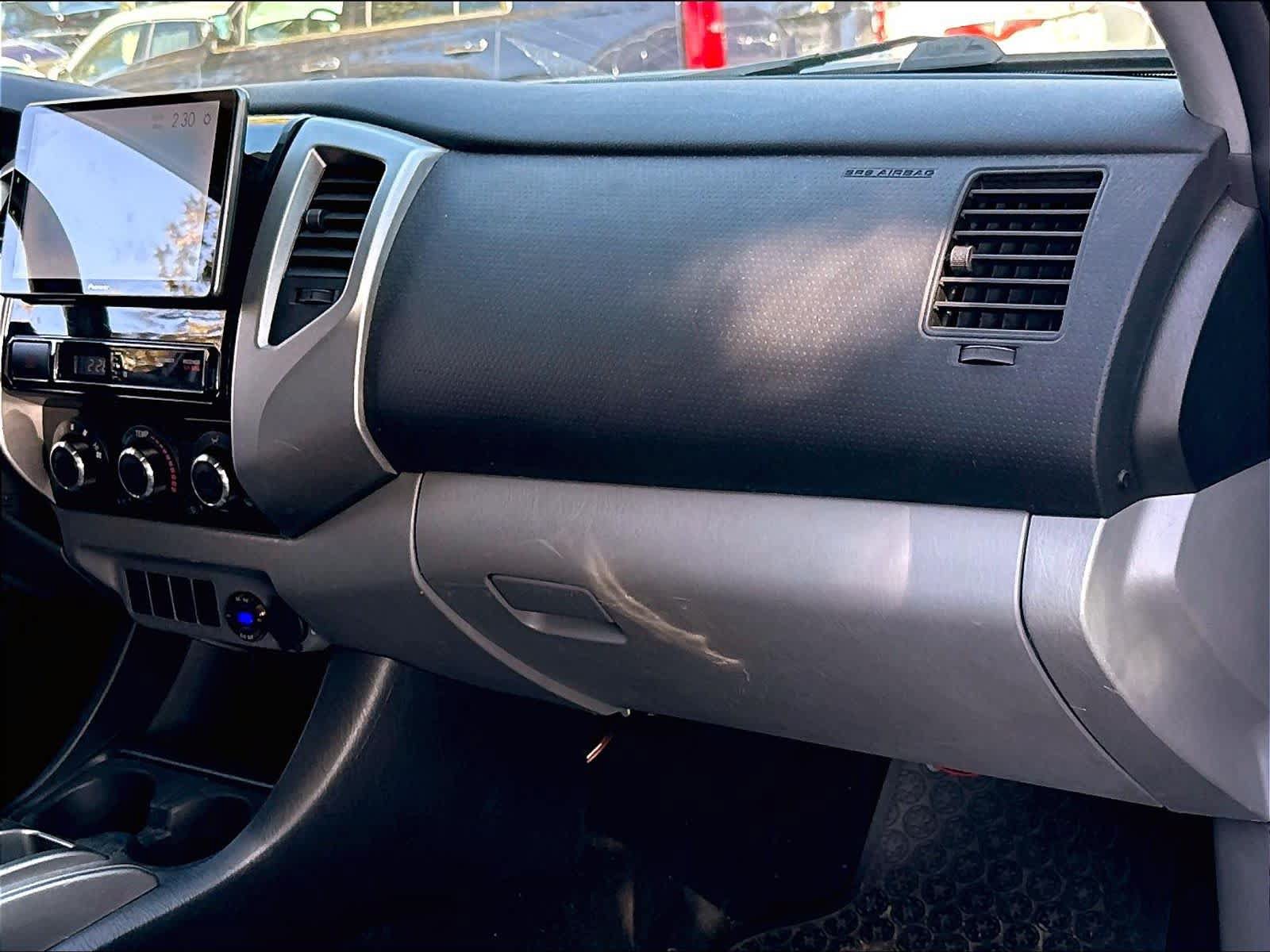 Used 2014 Toyota Tacoma 4x4 Access Cab V6 w/ SR5 Package image 24