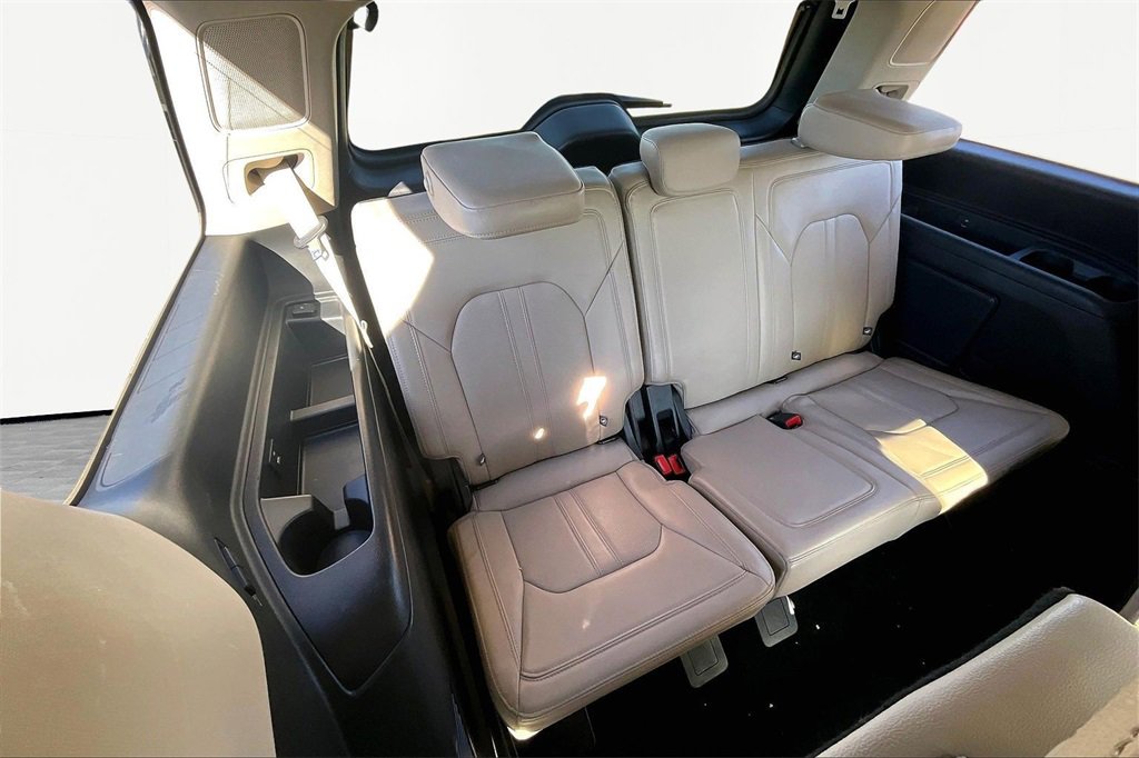 Used 2024 Ford Expedition Limited image 28