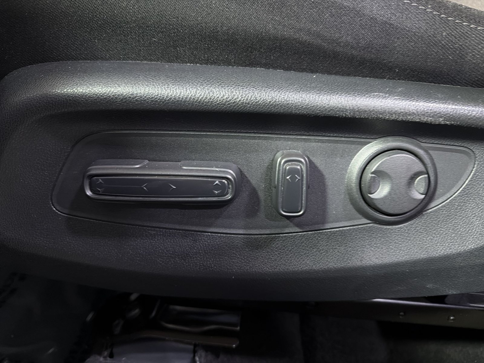 Used 2025 Honda CR-V EX image 25