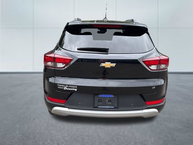Used 2024 Chevrolet TrailBlazer LT w/ Convenience Package AWD/4WD image 3