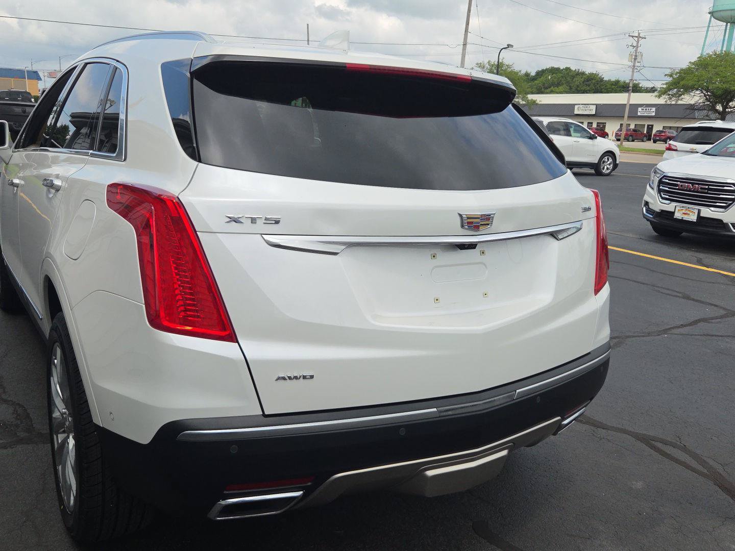Used 2019 Cadillac XT5 Platinum AWD/4WD image 6