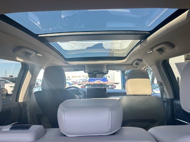 Used 2025 Lincoln Corsair Reserve AWD/4WD image 25