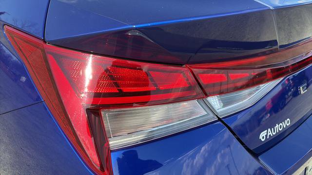 Used 2023 Hyundai Elantra Limited image 27