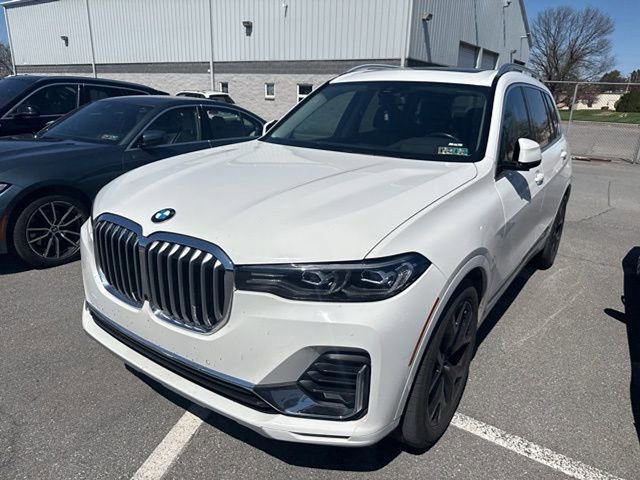Used 2020 BMW X7 xDrive40i w/ Executive Package image 2