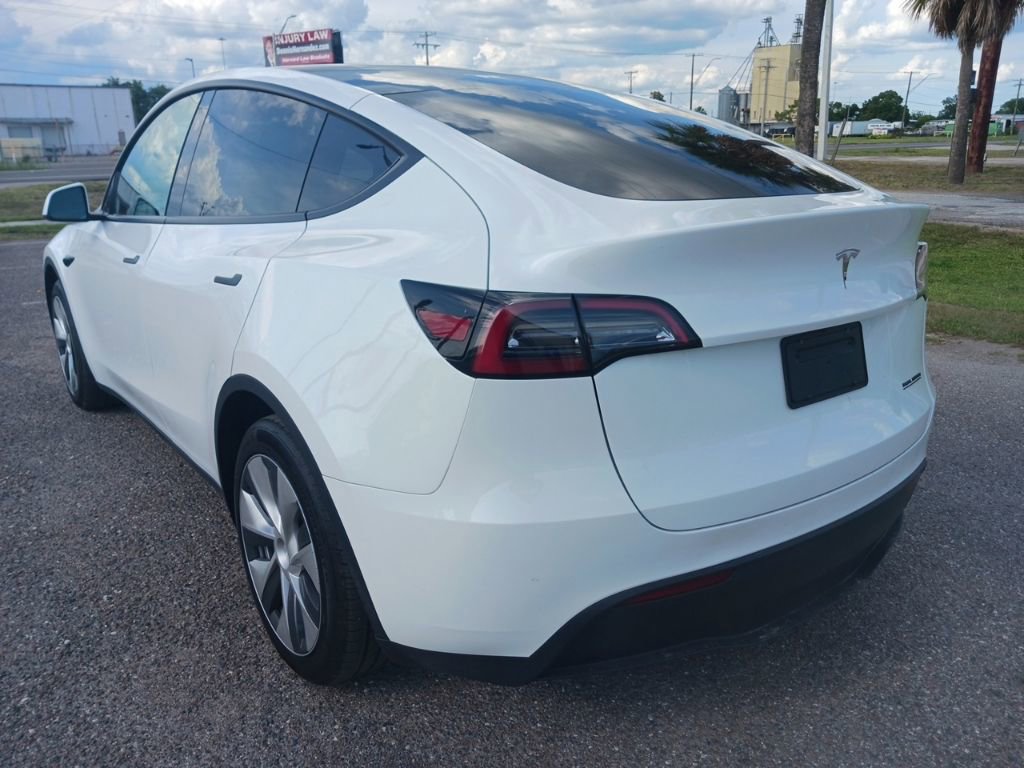 Used 2024 Tesla Model Y Long Range AWD/4WD image 5