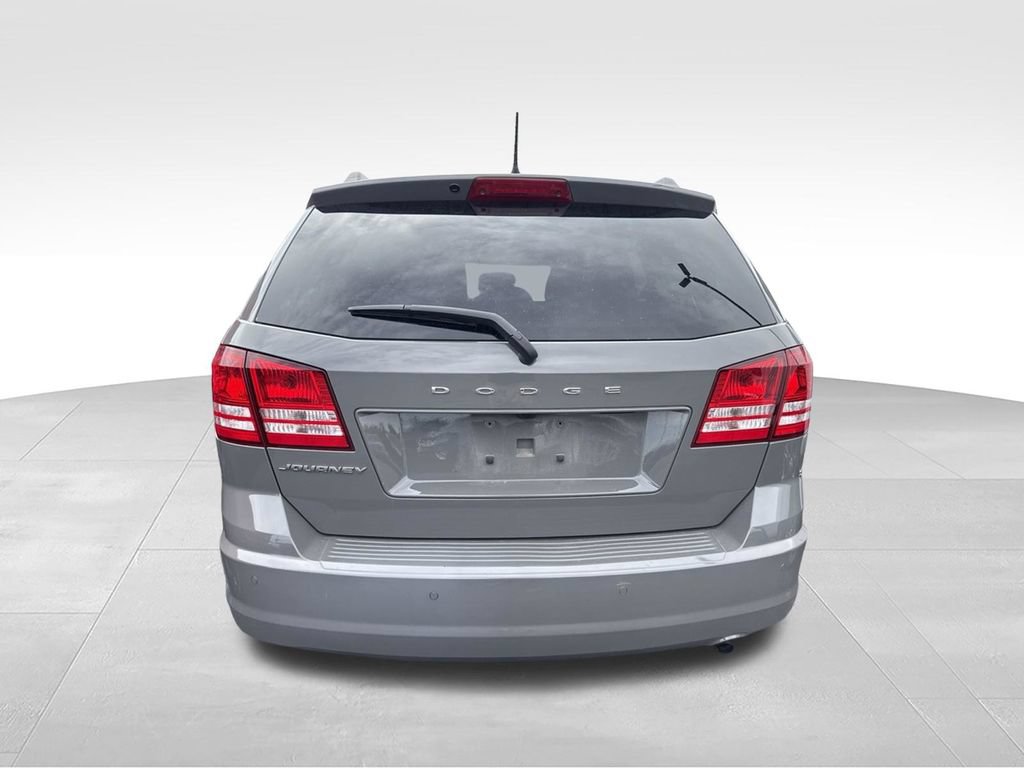 Used 2020 Dodge Journey SE w/ SE Popular Equipment Group FWD image 3
