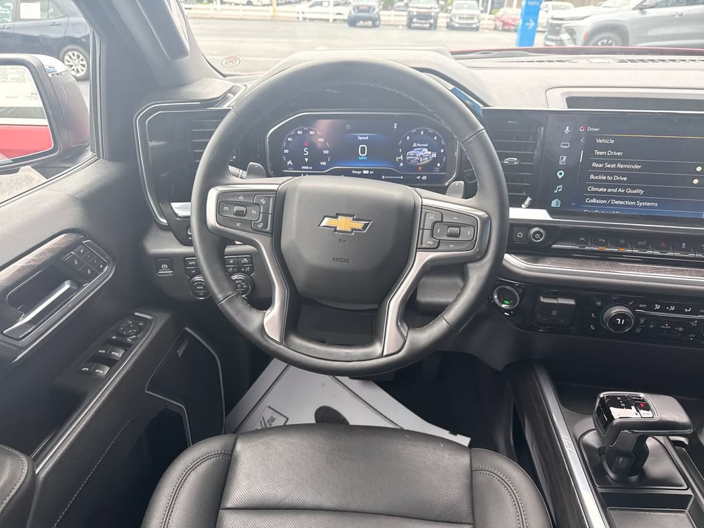 Used 2025 Chevrolet Silverado 1500 LTZ w/ Technology Package AWD/4WD image 17