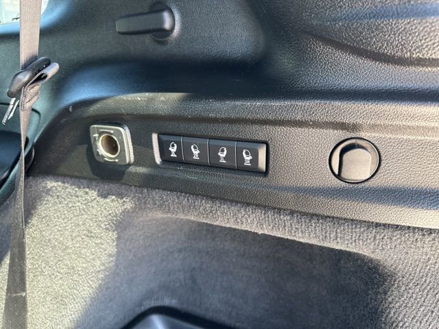 Used 2022 Jeep Grand Cherokee L Overland w/ Advanced Protech Group III AWD/4WD image 12