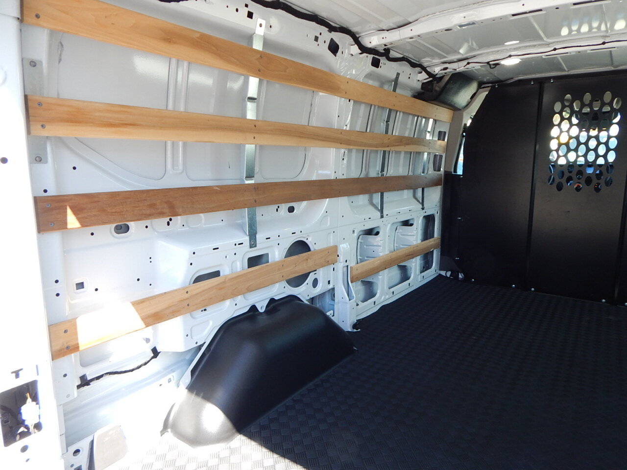 Used 2025 Ford Transit 250 Low Roof w/ Exterior Upgrade Package RWD image 13