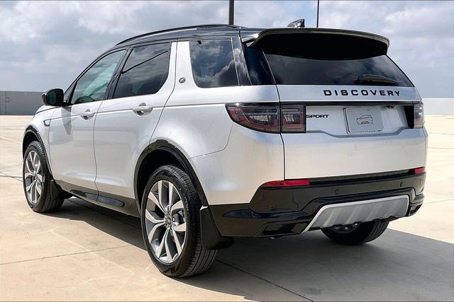 New 2026 Land Rover Discovery Sport Landmark image 3