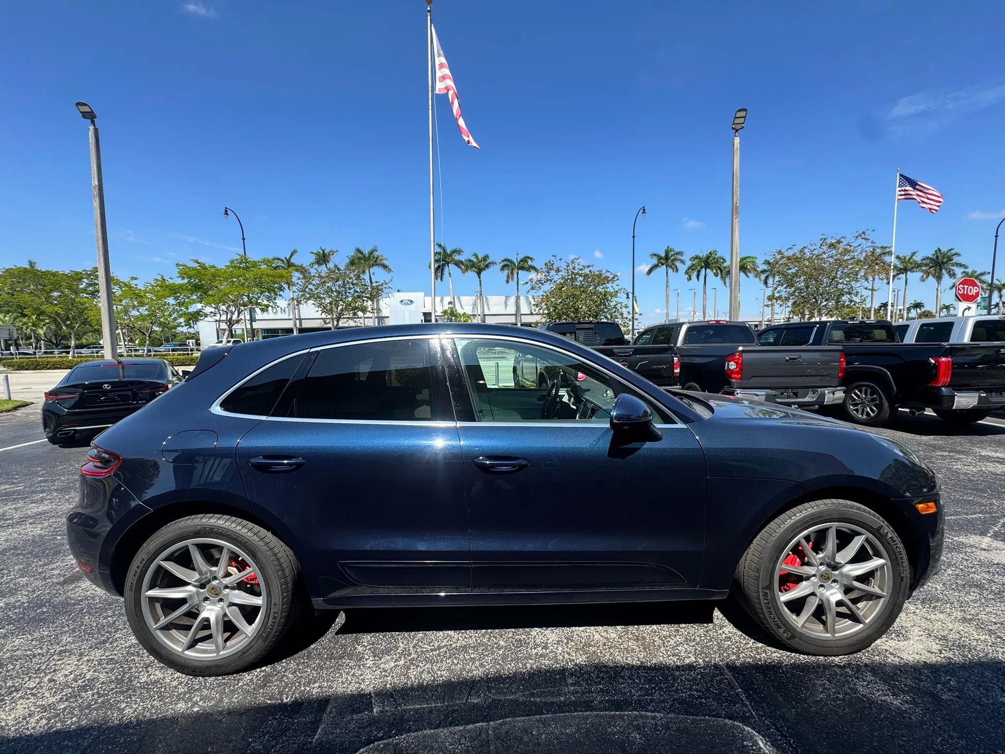 Used 2017 Porsche Macan Turbo AWD/4WD image 8