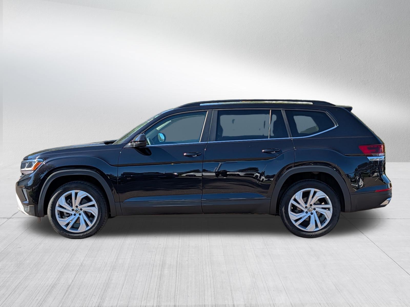 Certified 2021 Volkswagen Atlas SE w/ Panoramic Sunroof Package AWD/4WD image 4