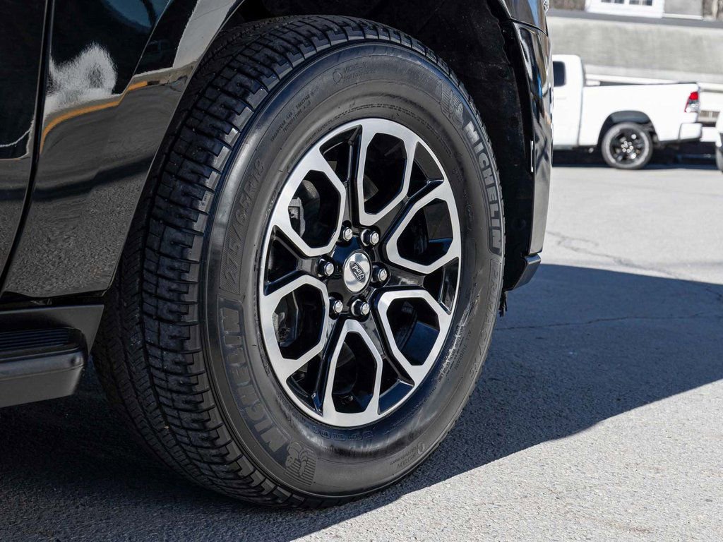 Used 2024 Ford Expedition XLT image 4