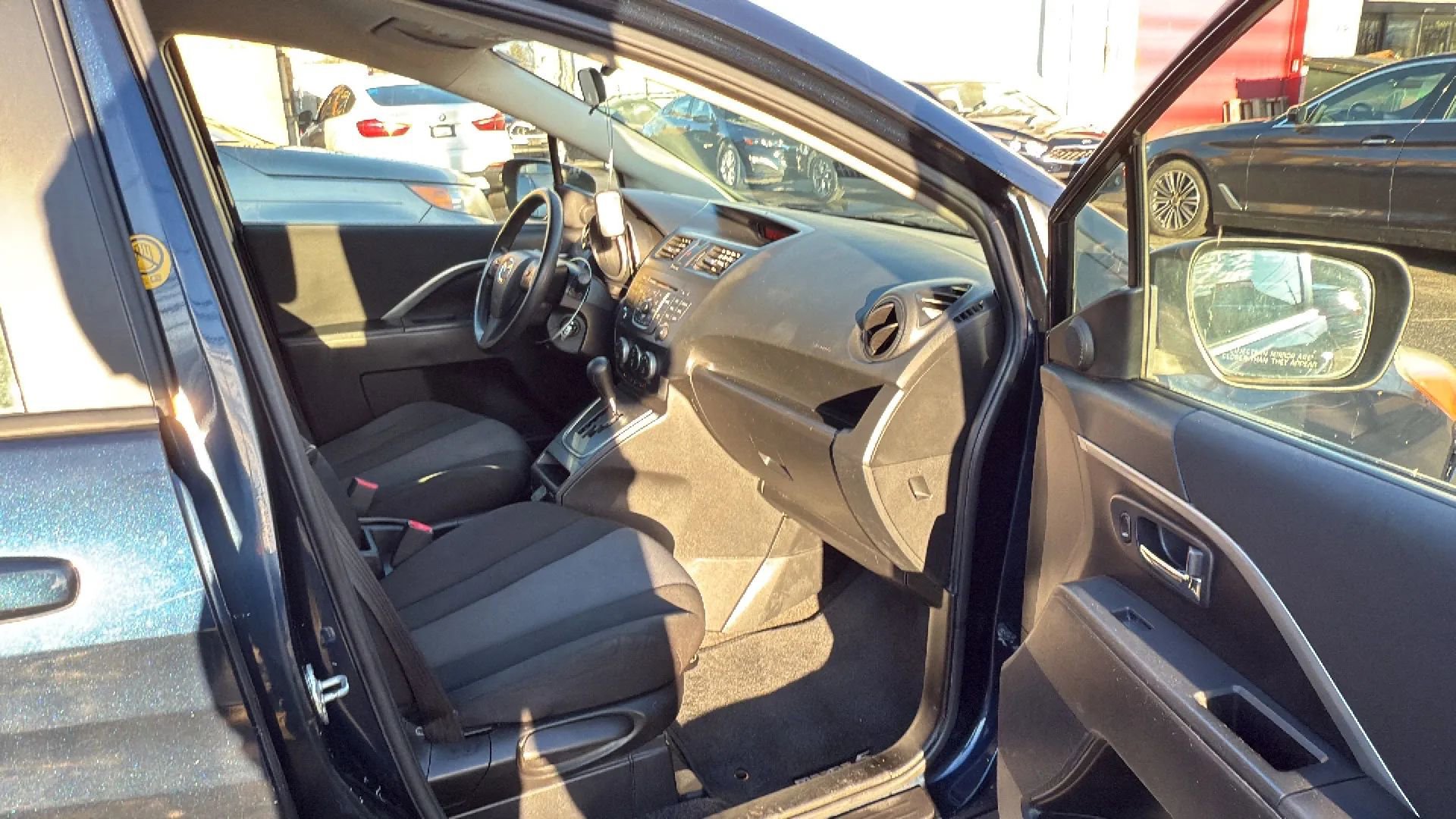 Used 2014 MAZDA MAZDA5 Sport image 25