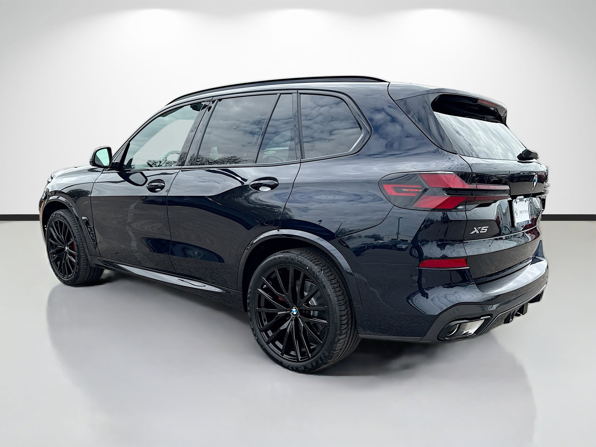 New 2026 BMW X5 xDrive40i w/ M Sport Package image 5