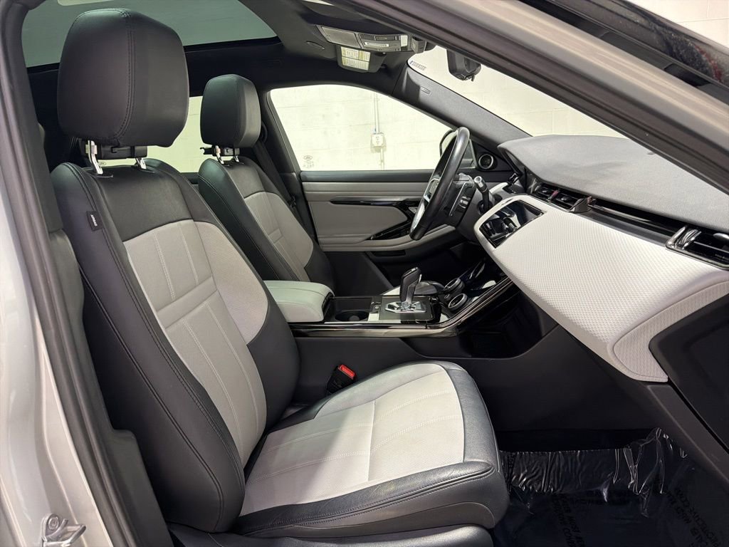 Used 2022 Land Rover Range Rover Evoque R-Dynamic S image 32