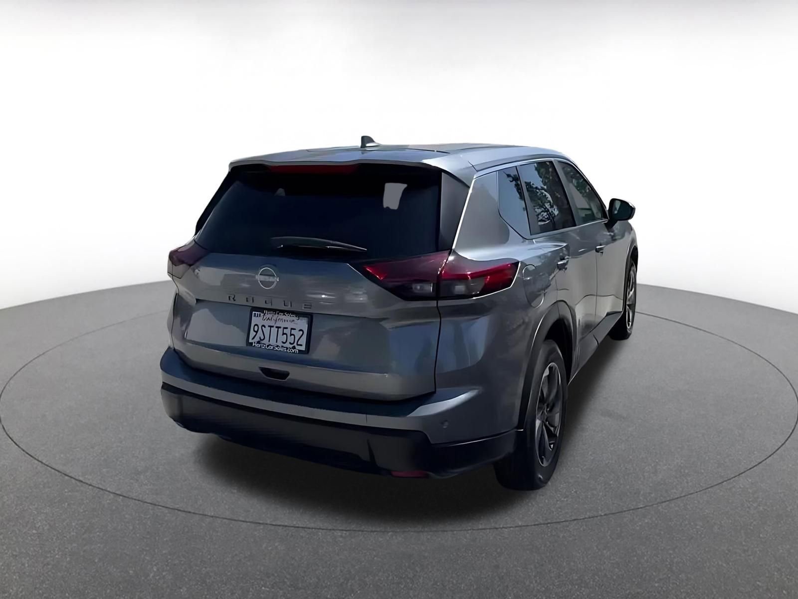 Used 2025 Nissan Rogue SV FWD image 14