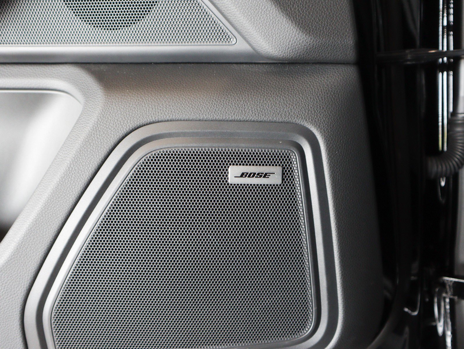 Certified 2023 Porsche Macan AWD/4WD image 21