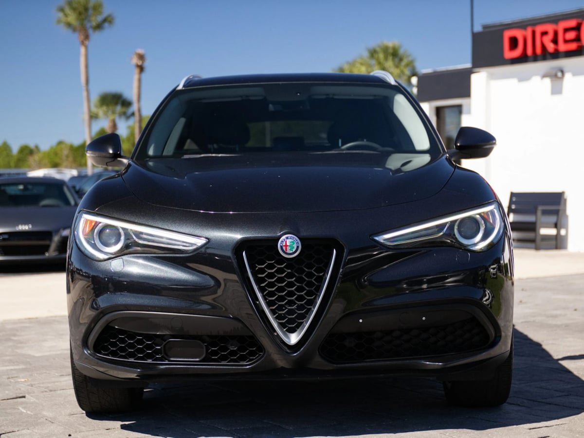 Used 2018 Alfa Romeo Stelvio Ti AWD/4WD image 4