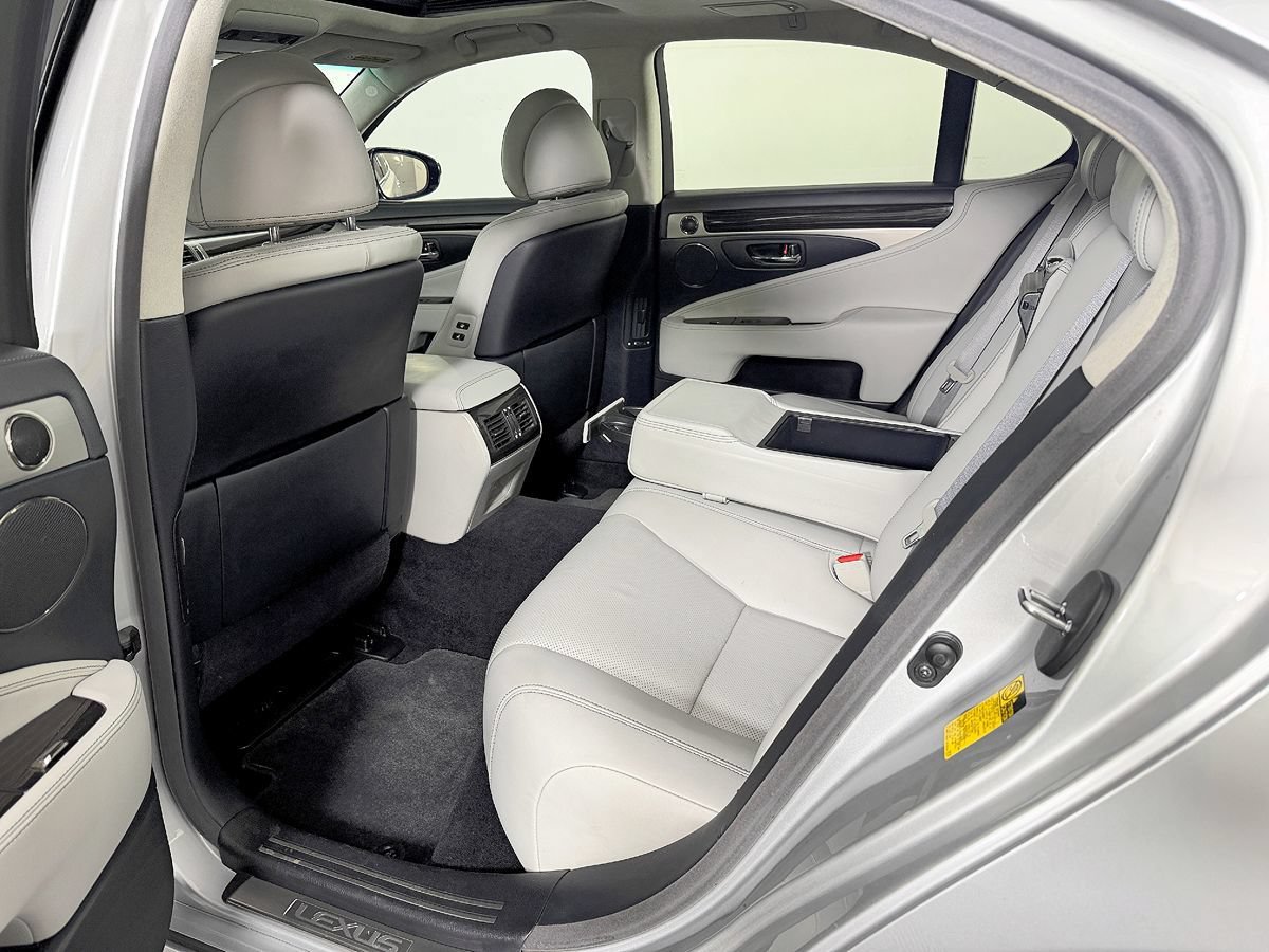 Used 2014 Lexus LS 460 w/ Comfort Package RWD image 44