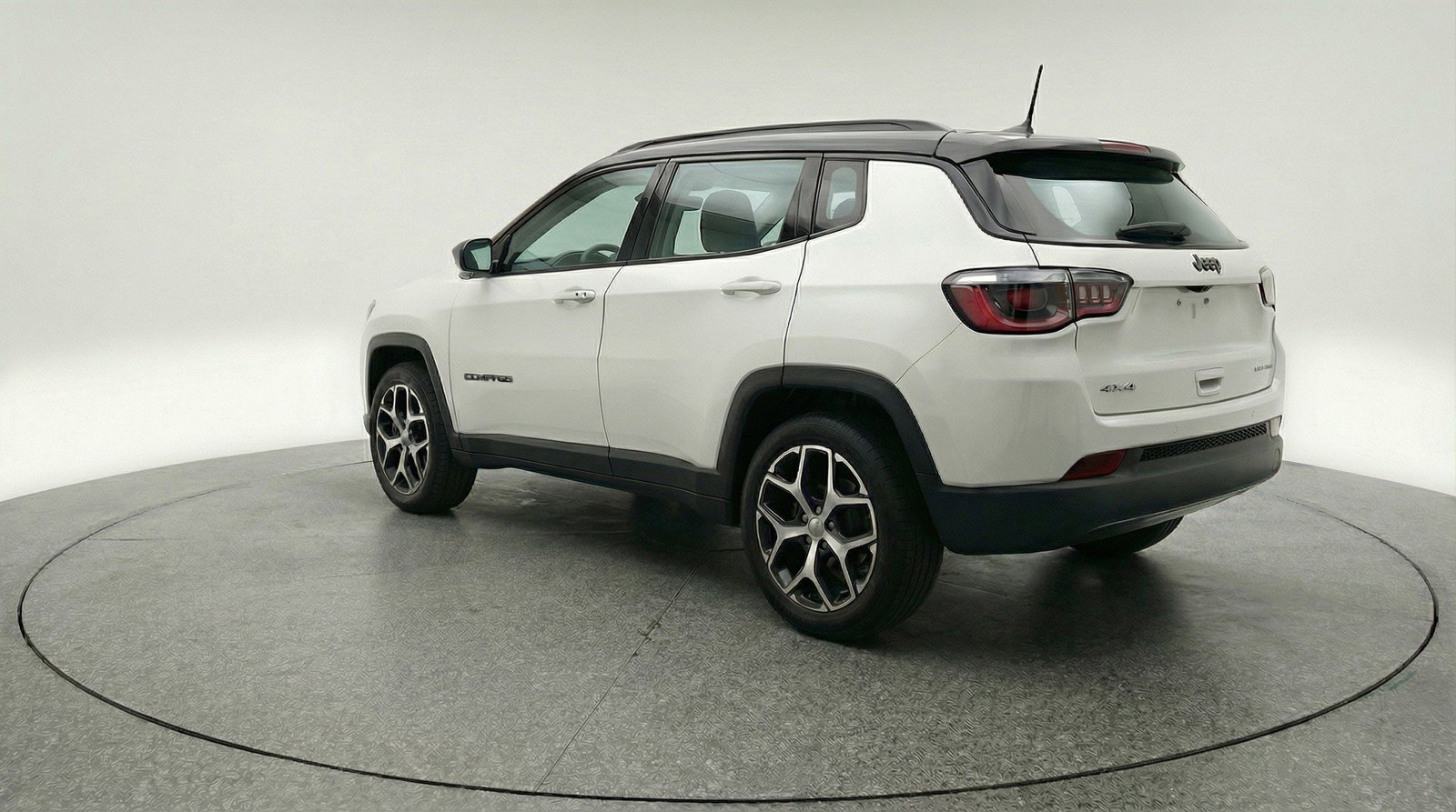 Used 2025 Jeep Compass Limited image 6