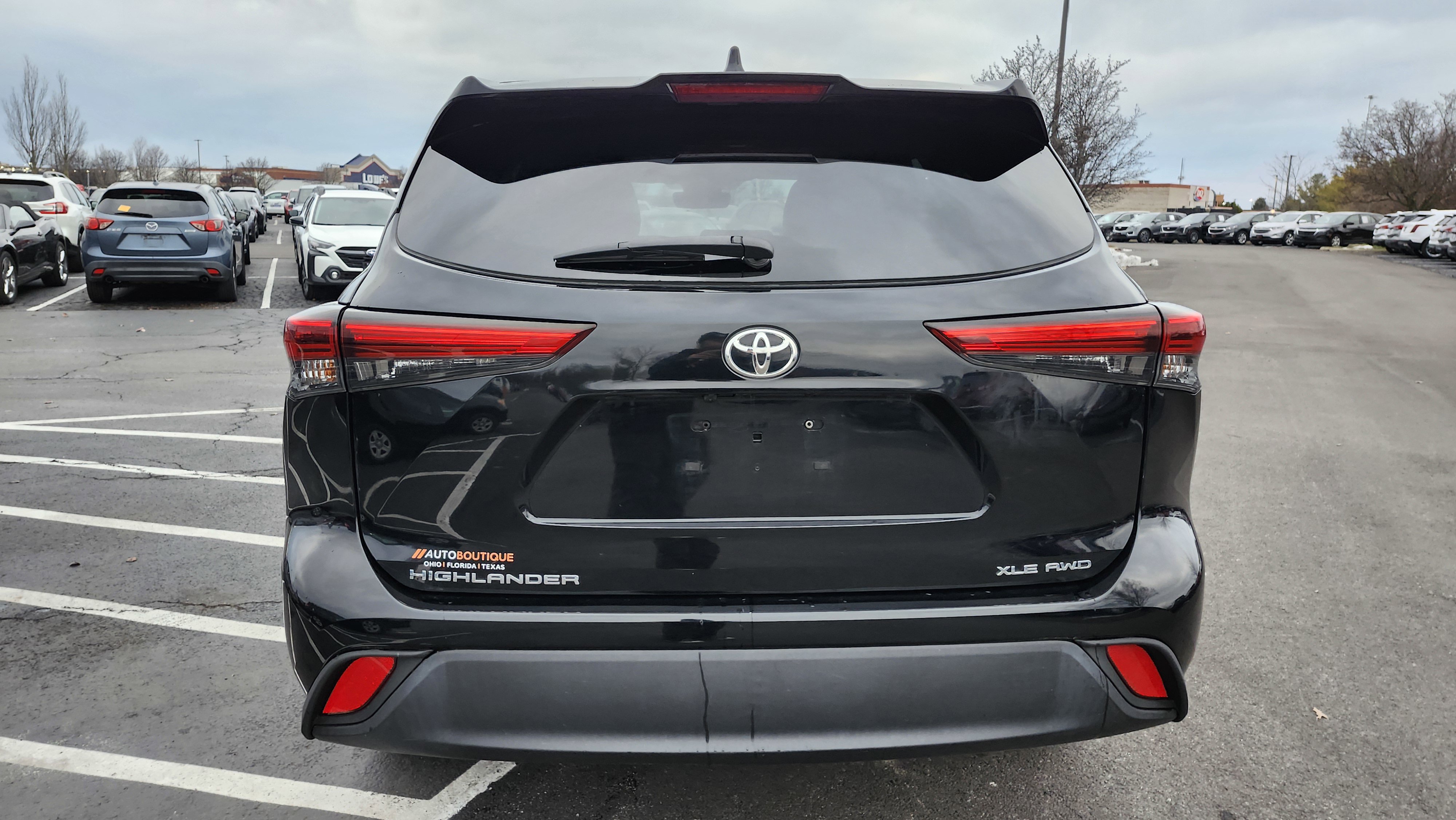 Used 2022 Toyota Highlander XLE image 19