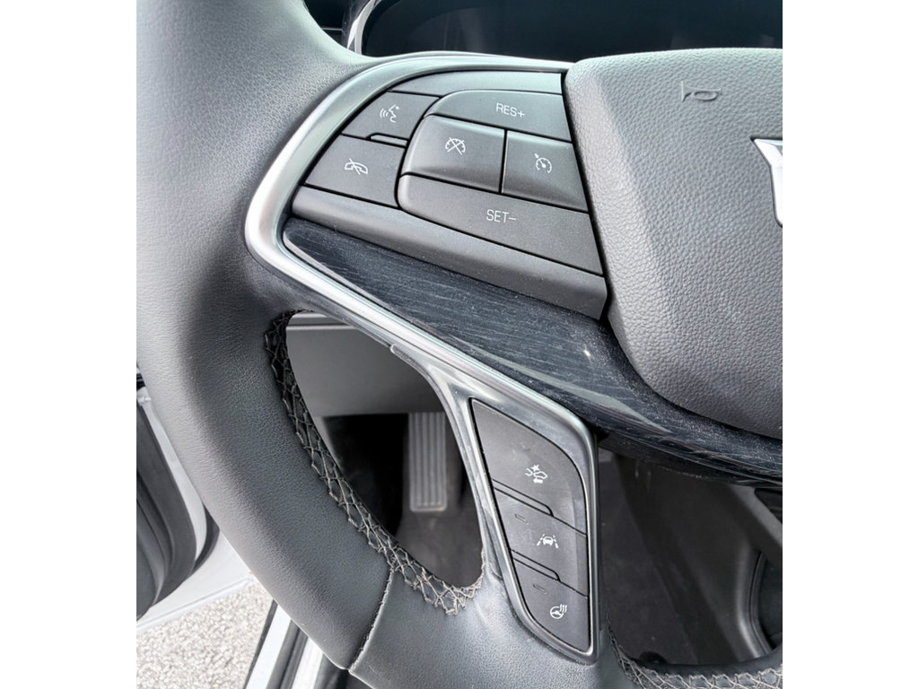 Used 2025 Cadillac XT5 Premium Luxury AWD/4WD image 15