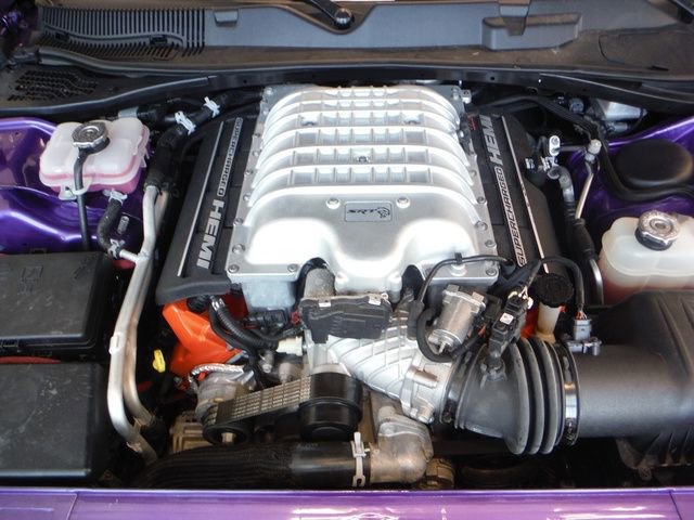 Used 2016 Dodge Challenger SRT Hellcat RWD image 9