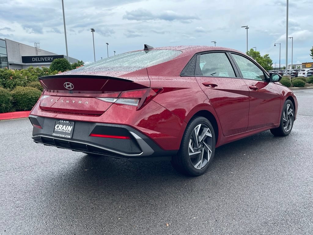Used 2025 Hyundai Elantra Sport FWD image 7