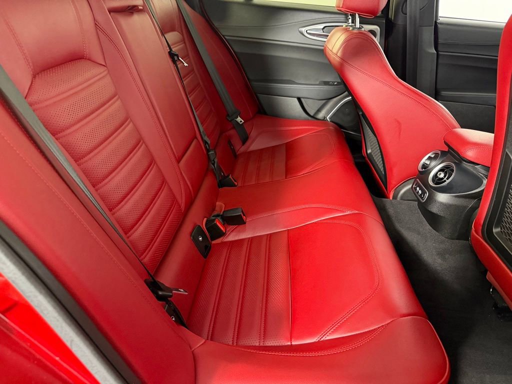 Used 2023 Alfa Romeo Giulia Veloce image 30