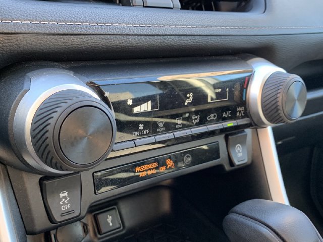 Used 2022 Toyota RAV4 LE AWD/4WD image 30