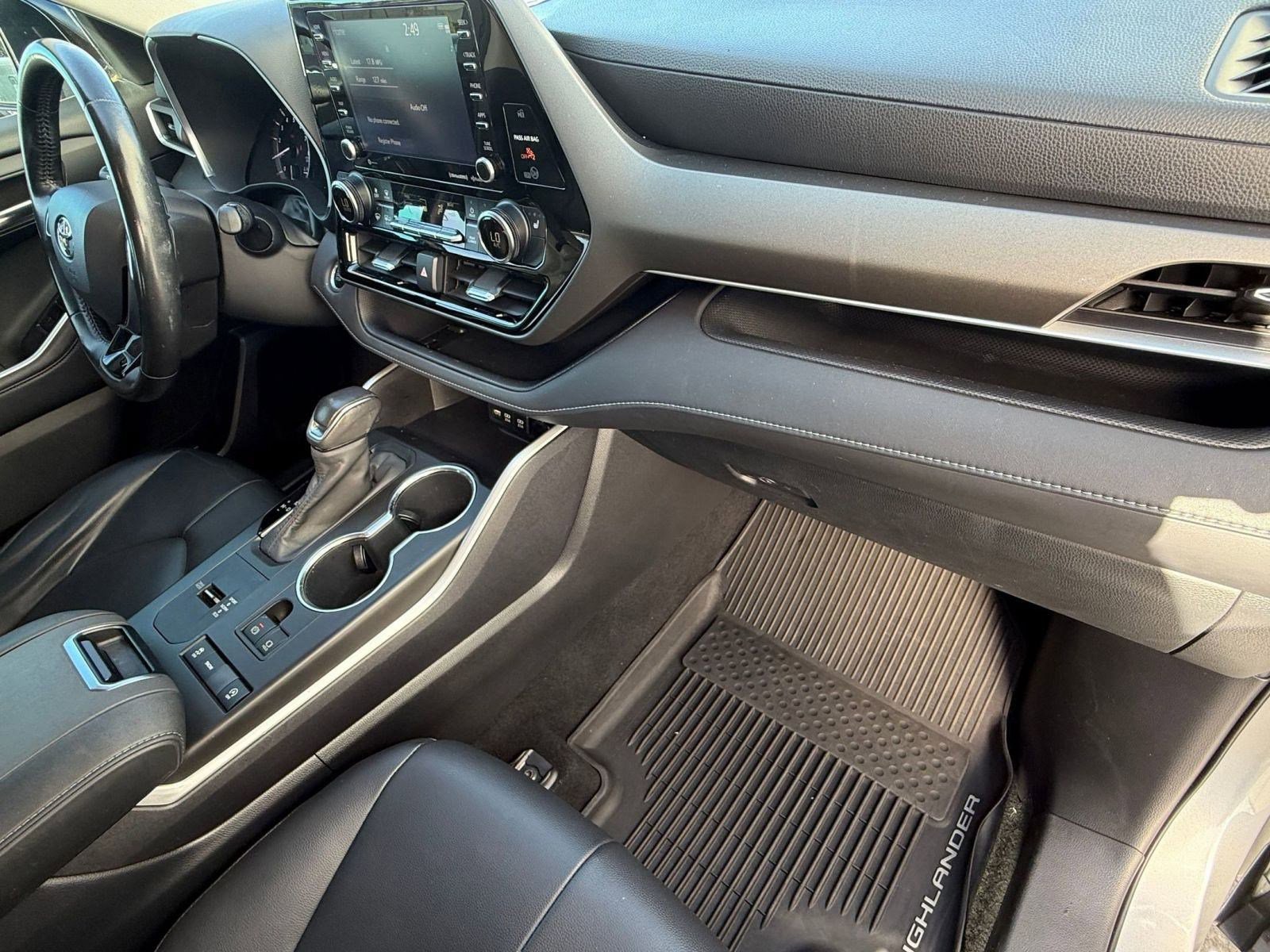 Used 2020 Toyota Highlander XLE image 34