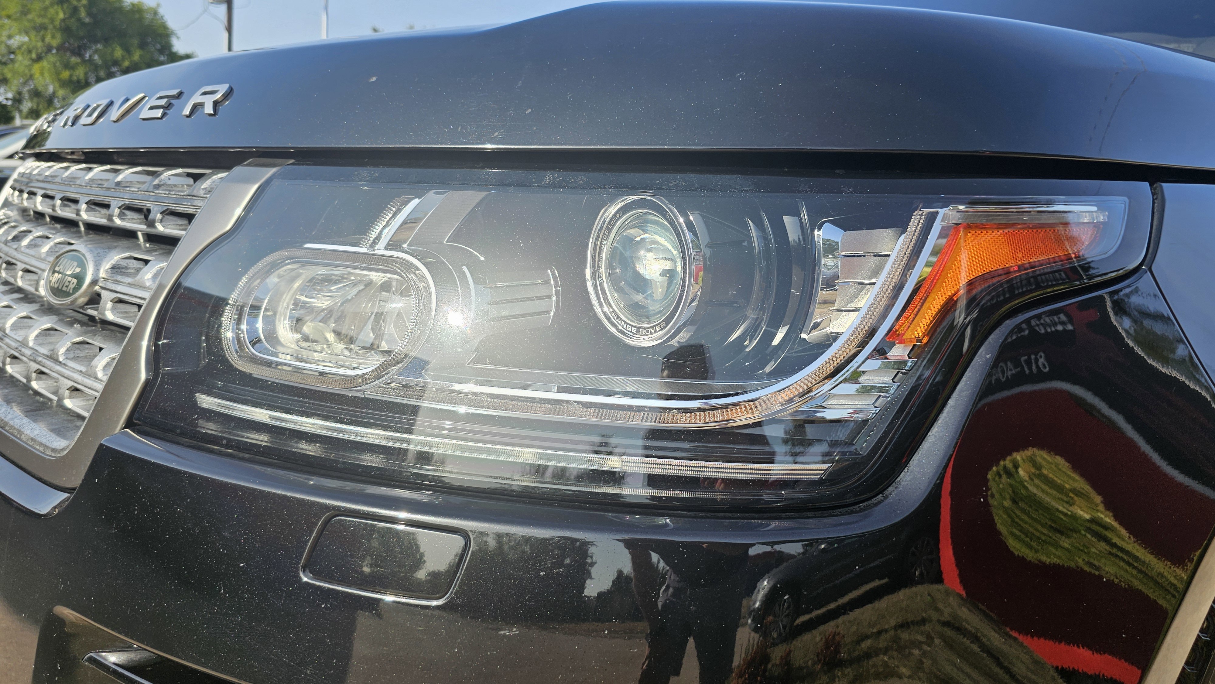 Used 2017 Land Rover Range Rover HSE image 11