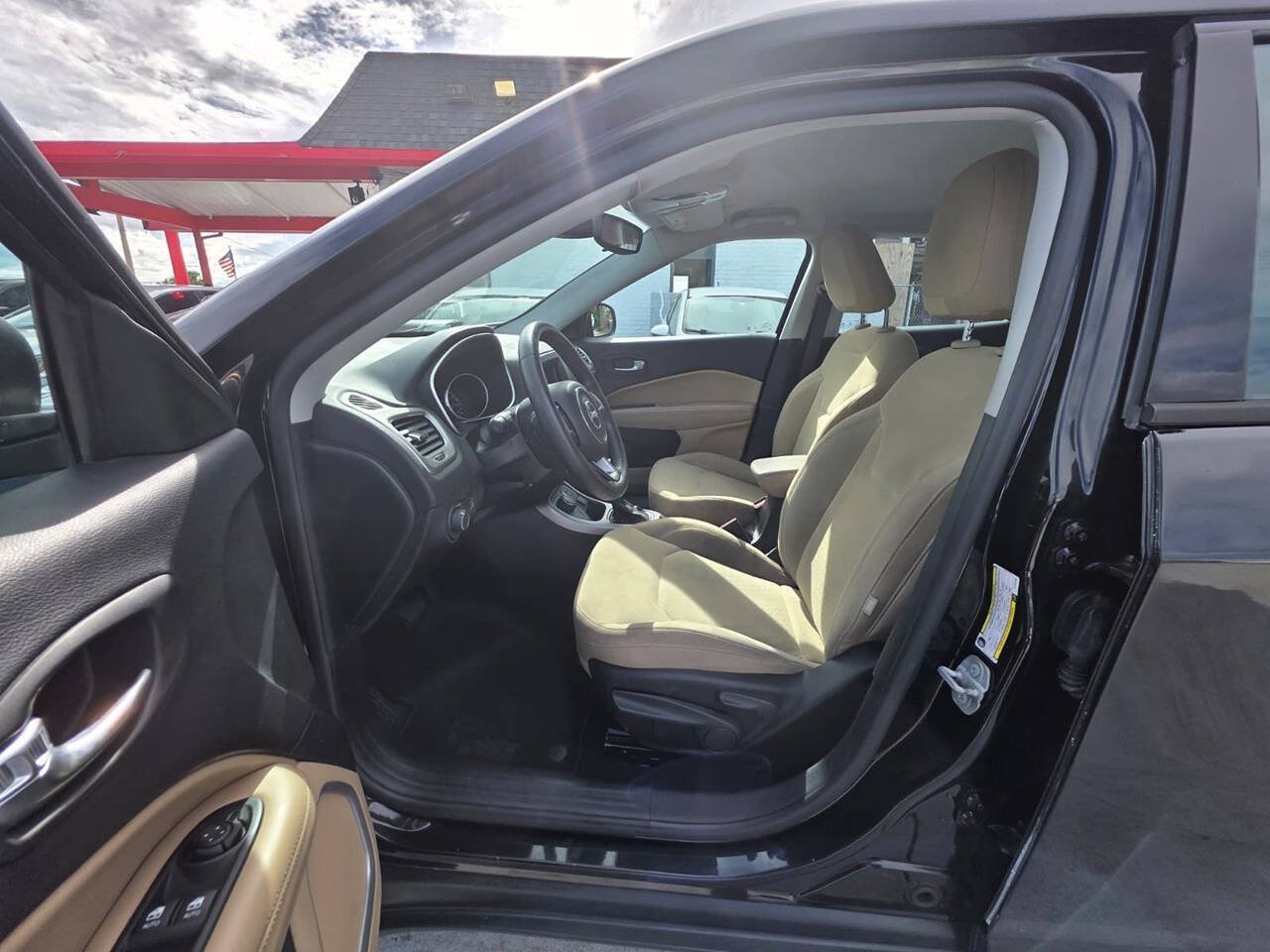 Used 2018 Jeep Compass Sport w/ Tech Group AWD/4WD image 7