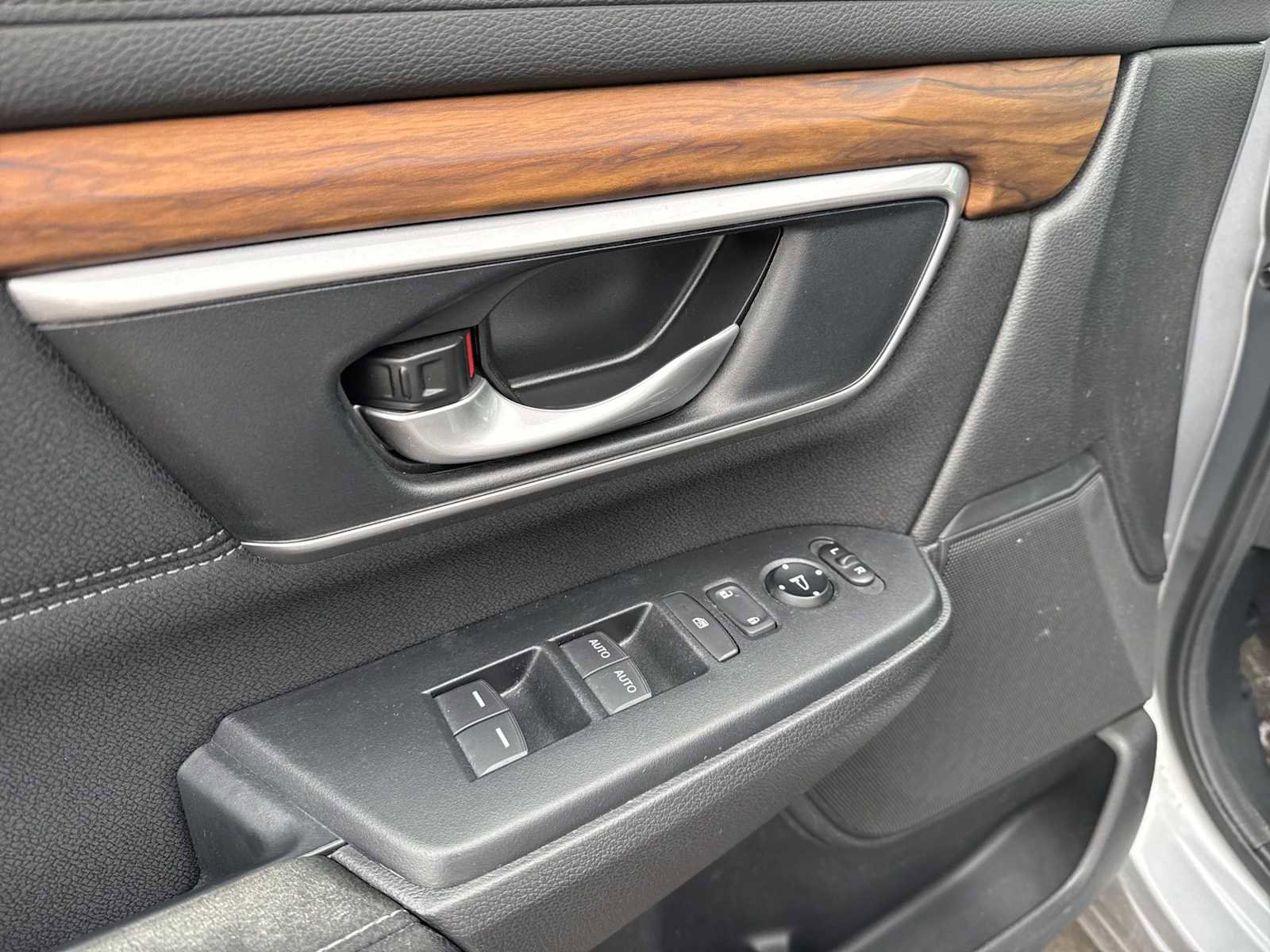 Used 2018 Honda CR-V EX image 14