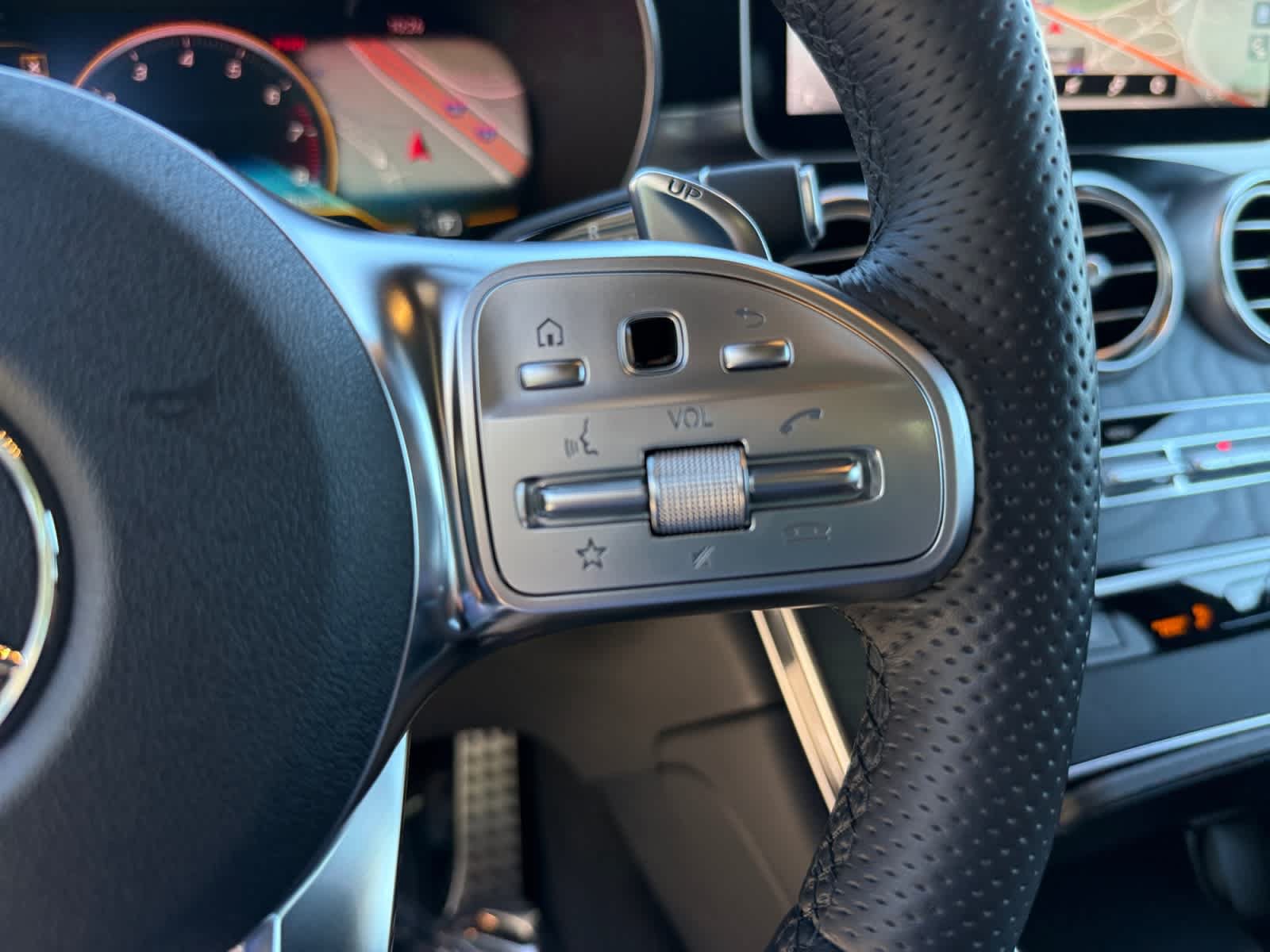Certified 2022 Mercedes-Benz GLC 43 AMG 4MATIC image 24