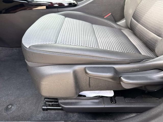 Used 2025 Chevrolet Trax LT w/ LT Convenience Package FWD image 39
