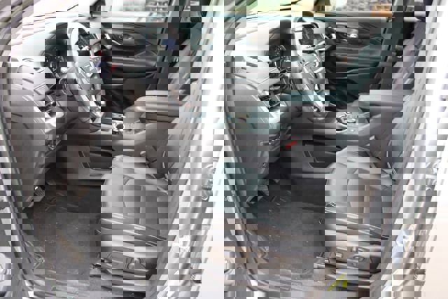 Used 2023 GMC Terrain SLT w/ Tech Package image 15