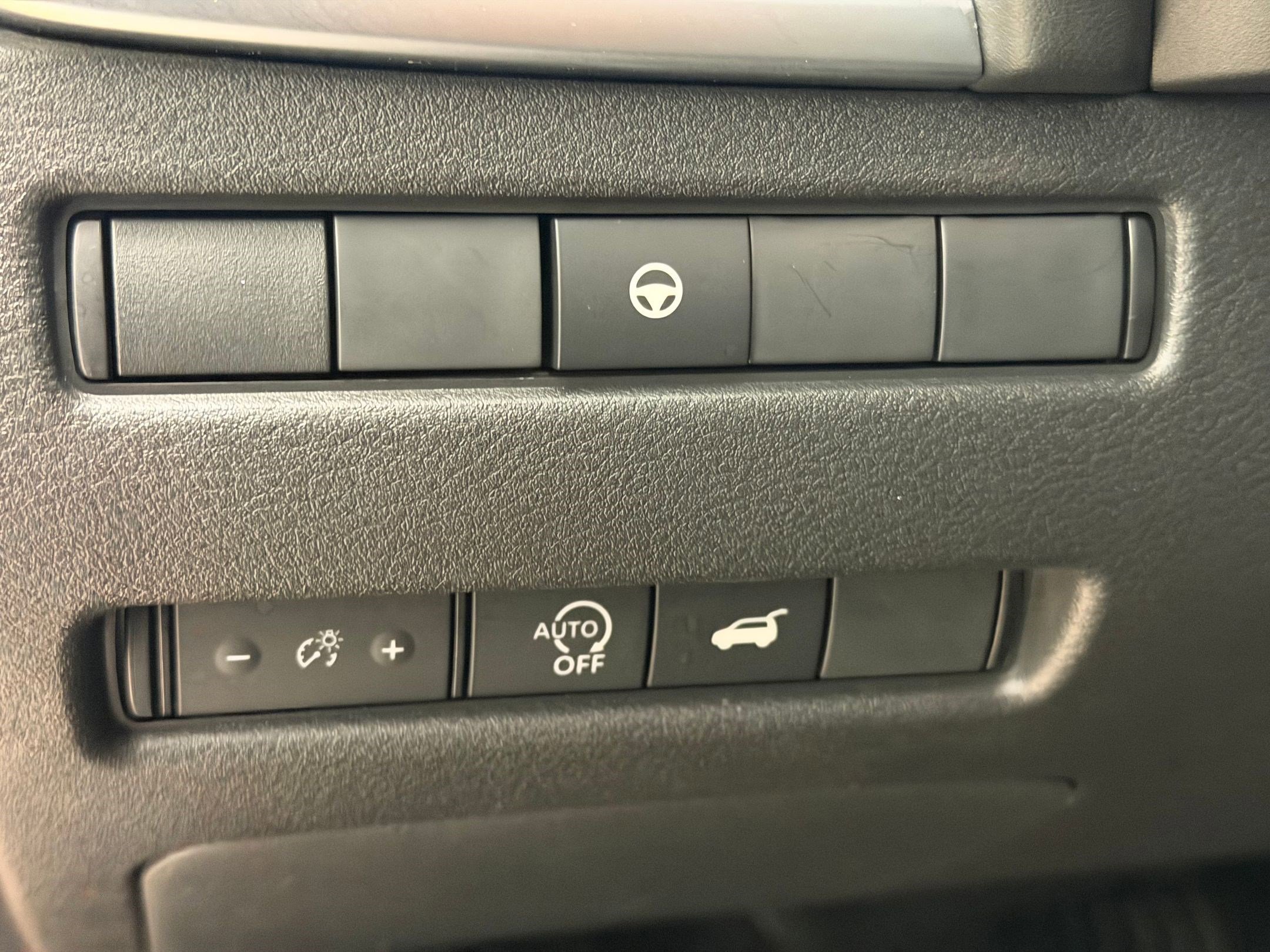 Used 2023 Nissan Rogue SL w/ SL Premium Package image 19